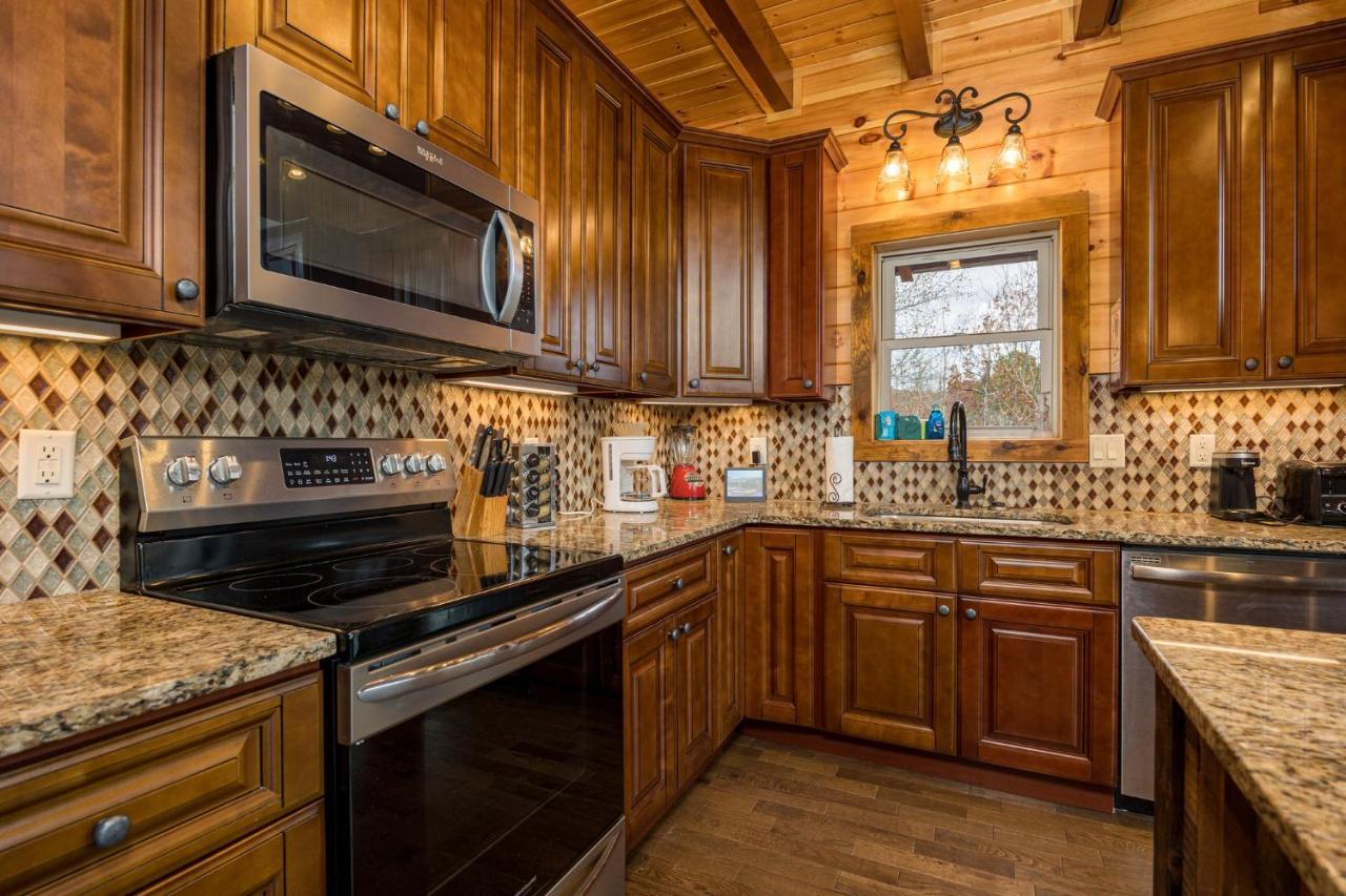 Ridge View Lodge Nature And Mountain View - Hot Tub - Firepit - Yard - Games Gatlinburg Exterior foto