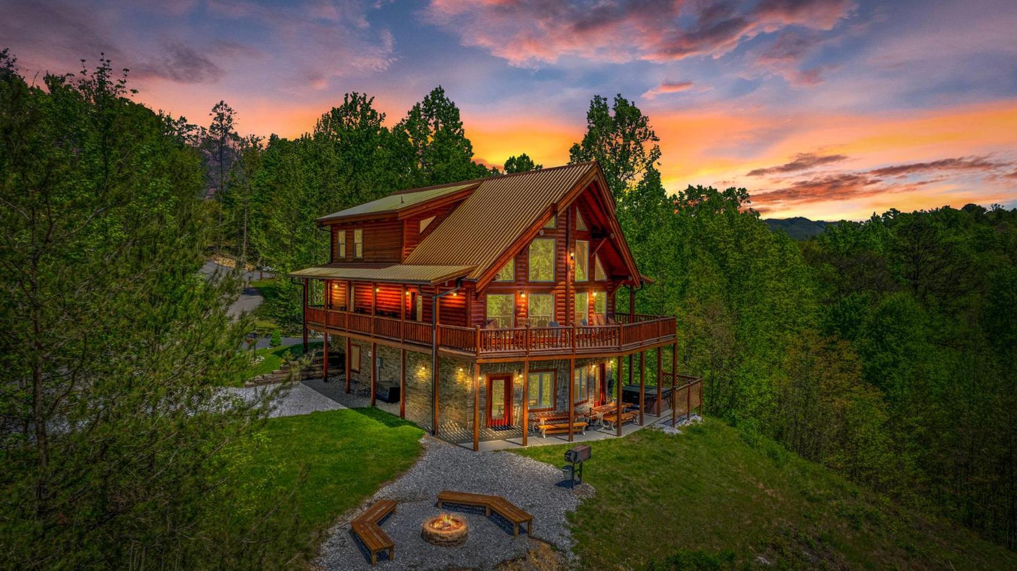 Ridge View Lodge Nature And Mountain View - Hot Tub - Firepit - Yard - Games Gatlinburg Exterior foto